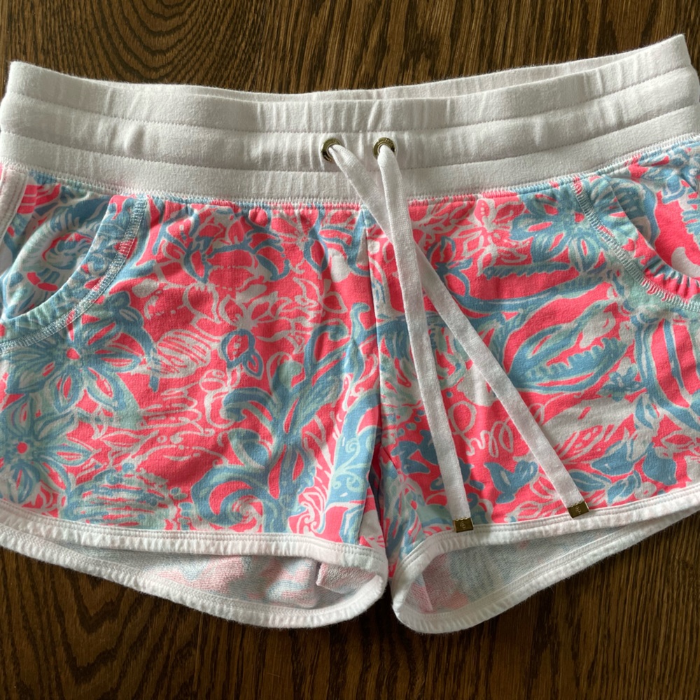 Lilly Pulitzer Chrissy Drawstring waist shorts.